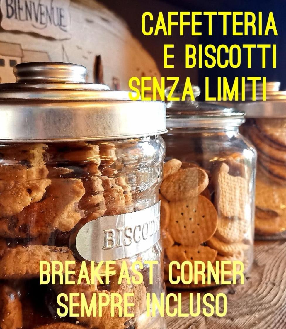 Hotel Casa Dorita - Free Breakfast Corner 8-12